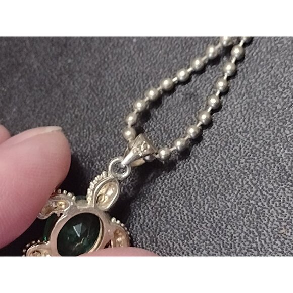 *Sale* Sterling silver green rhinestone turtle pendant necklace - Picture 2 of 11